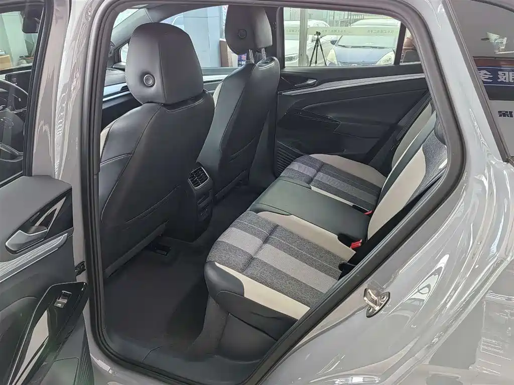 VOLKSWAGEN ID.4 CROZZ