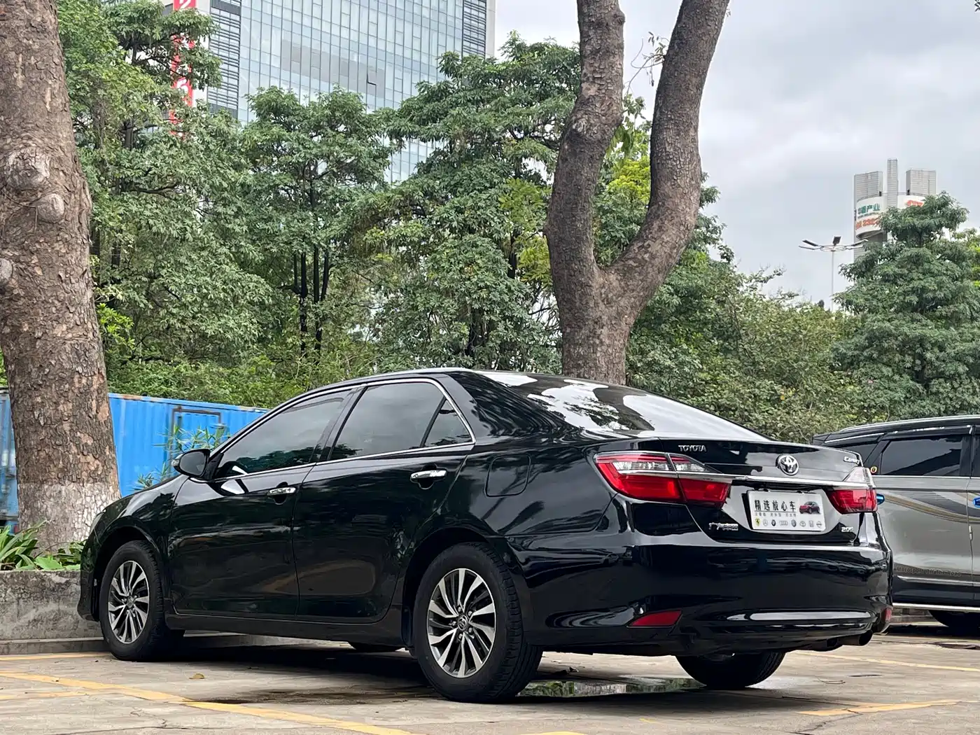 Toyota Camry 2015 2.0G Leading Edition фото 16