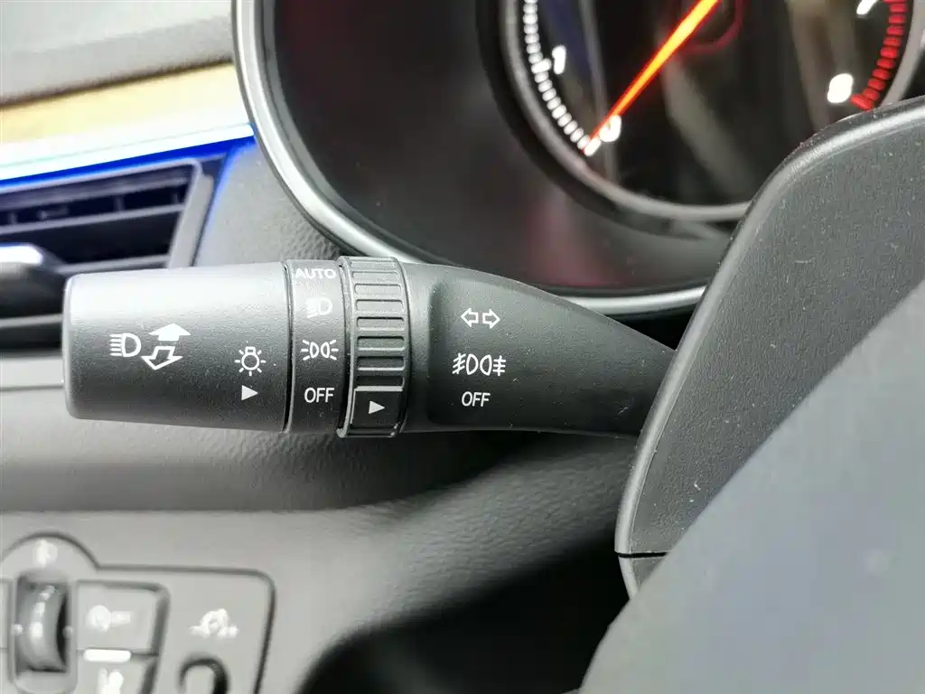 Hongqi H5 2019 30TD Smart Connect Enjoy Edition фото 21
