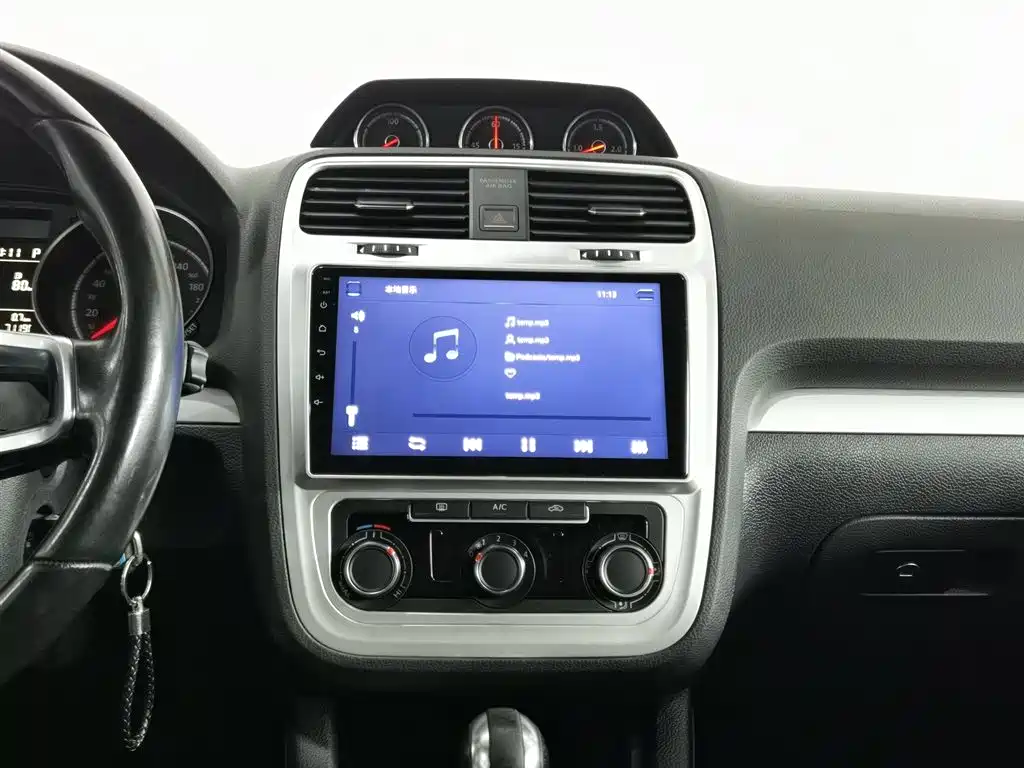 Volkswagen Scirocco 2015 1.4TSI Trend Edition фото 12