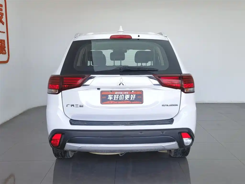 MITSUBISHI OUTLANDER