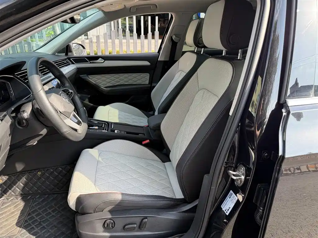 Volkswagen Magotan 2025 Popular Edition 330TSI DSG Luxury фото 8