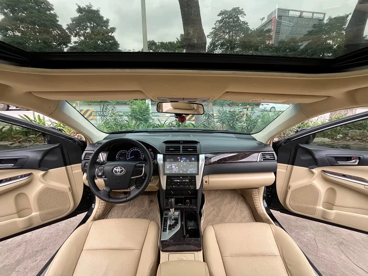 Toyota Camry 2015 2.0G Leading Edition фото 4