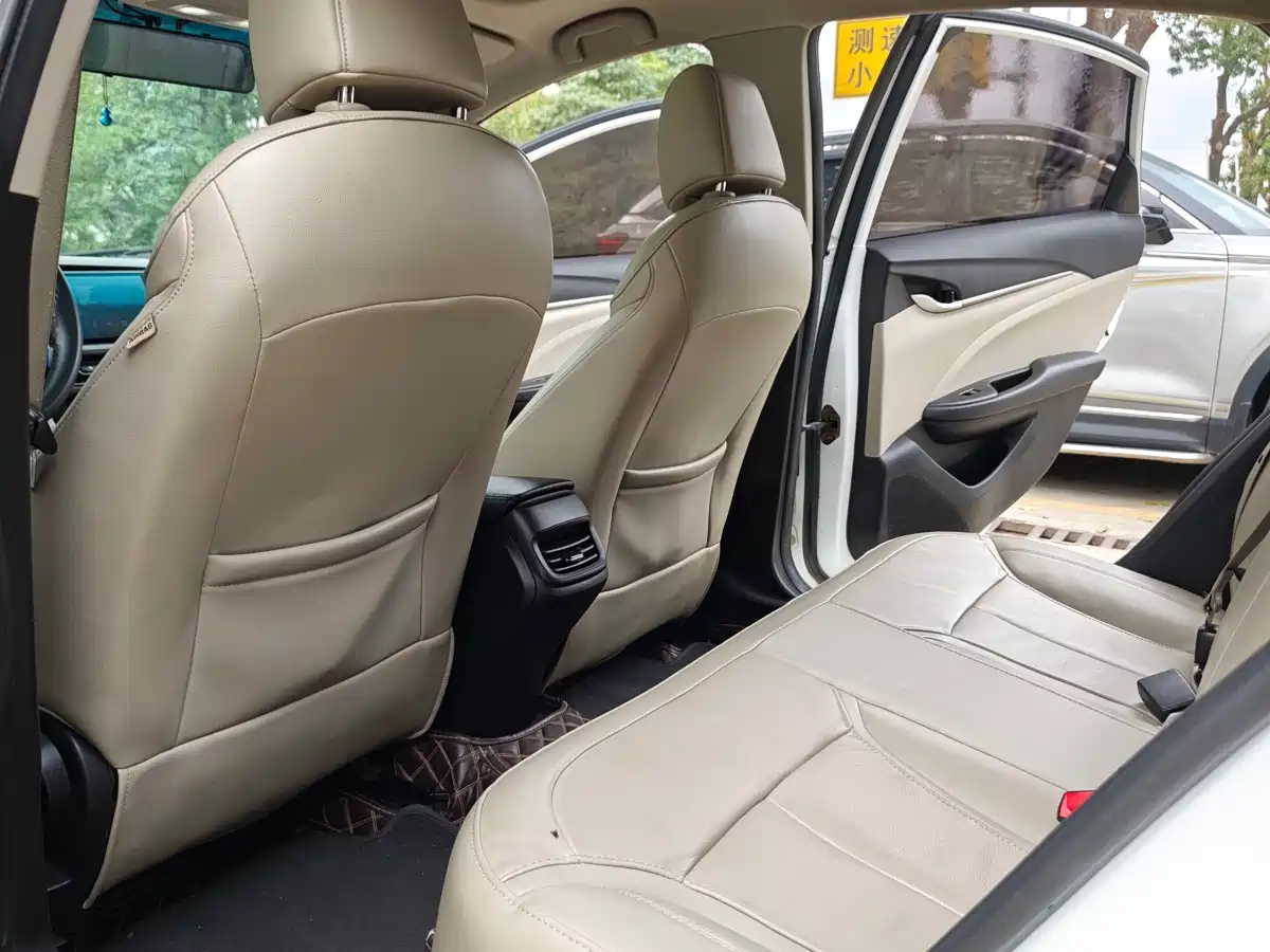 Buick Excelle 2018 15T Manual Elite (China V) фото 11
