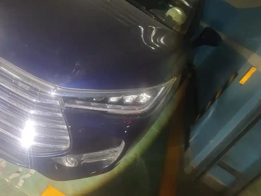 Photo 5 - BYD Song MAX