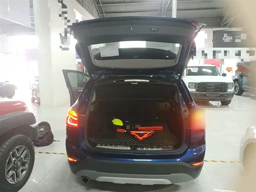 BMW X1 2018 sDrive18Li Premium Model фото 19