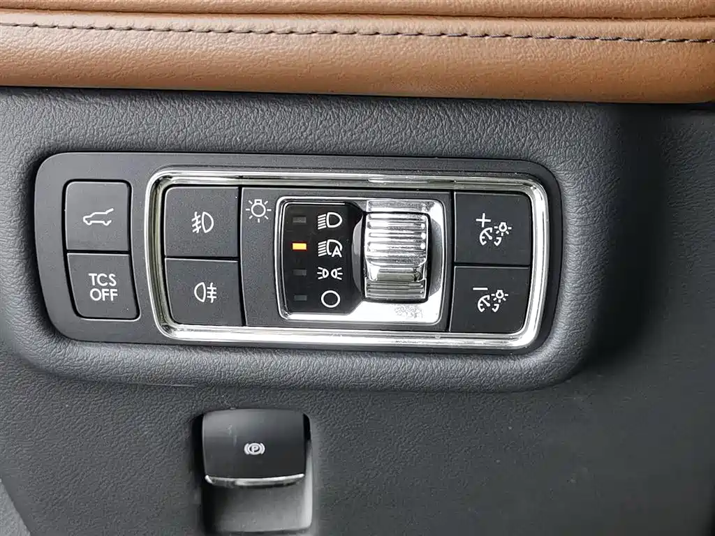 Lincoln Nautilus 2021 2.7T AWD Prestige Edition фото 21