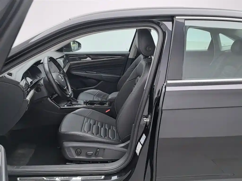 Volkswagen Passat 2021 Model 330TSI Elite Edition фото 10