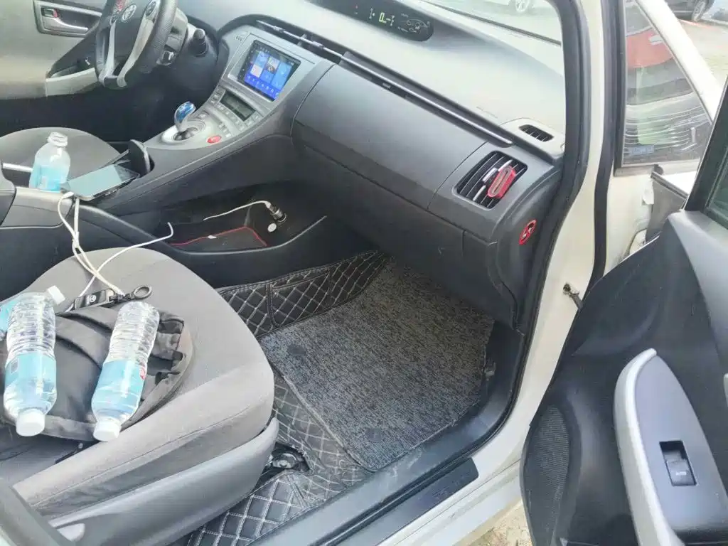 Toyota Prius 2013 2012 1.8L Standard Edition