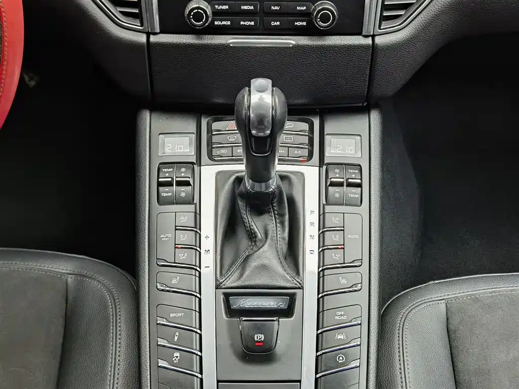 Porsche Macan 2017 Macan 2.0T фото 13