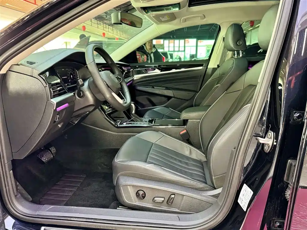 Volkswagen Passat 2023 330TSI Starlight Elite Edition фото 17
