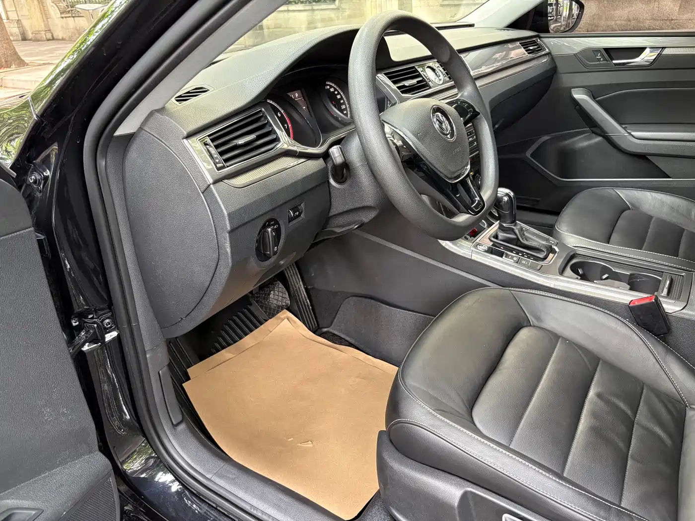 Volkswagen Passat 2017 280TSI DSG Prestige фото 5