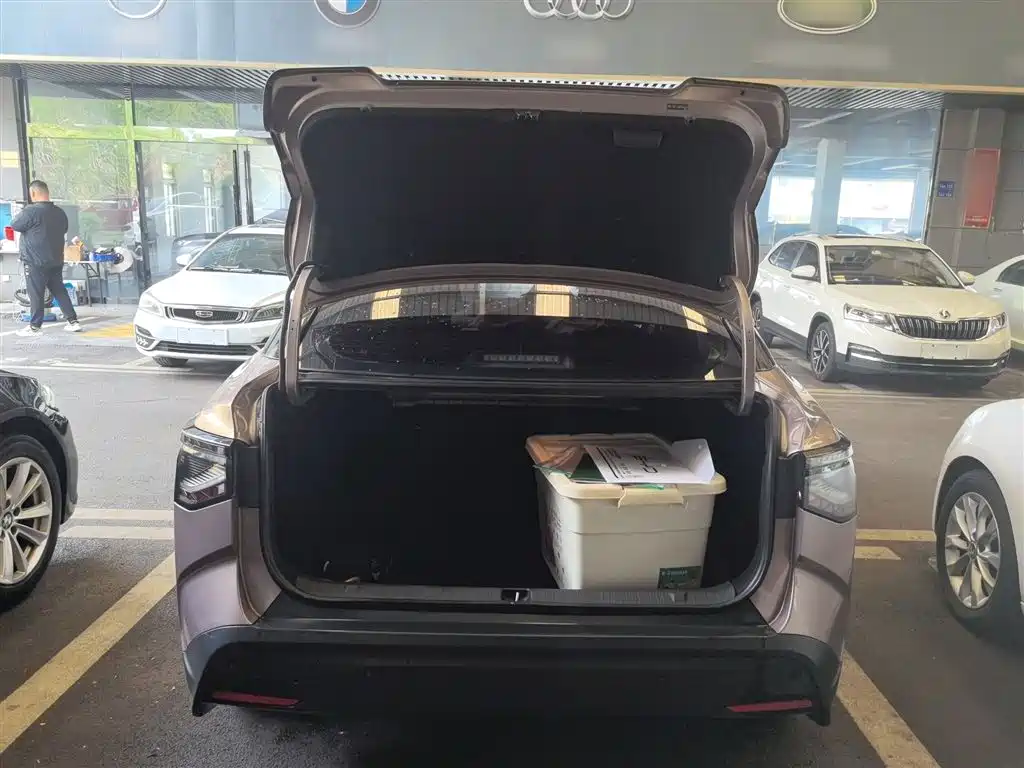 Toyota bZ3 2023 616km Long Range Premium фото 19