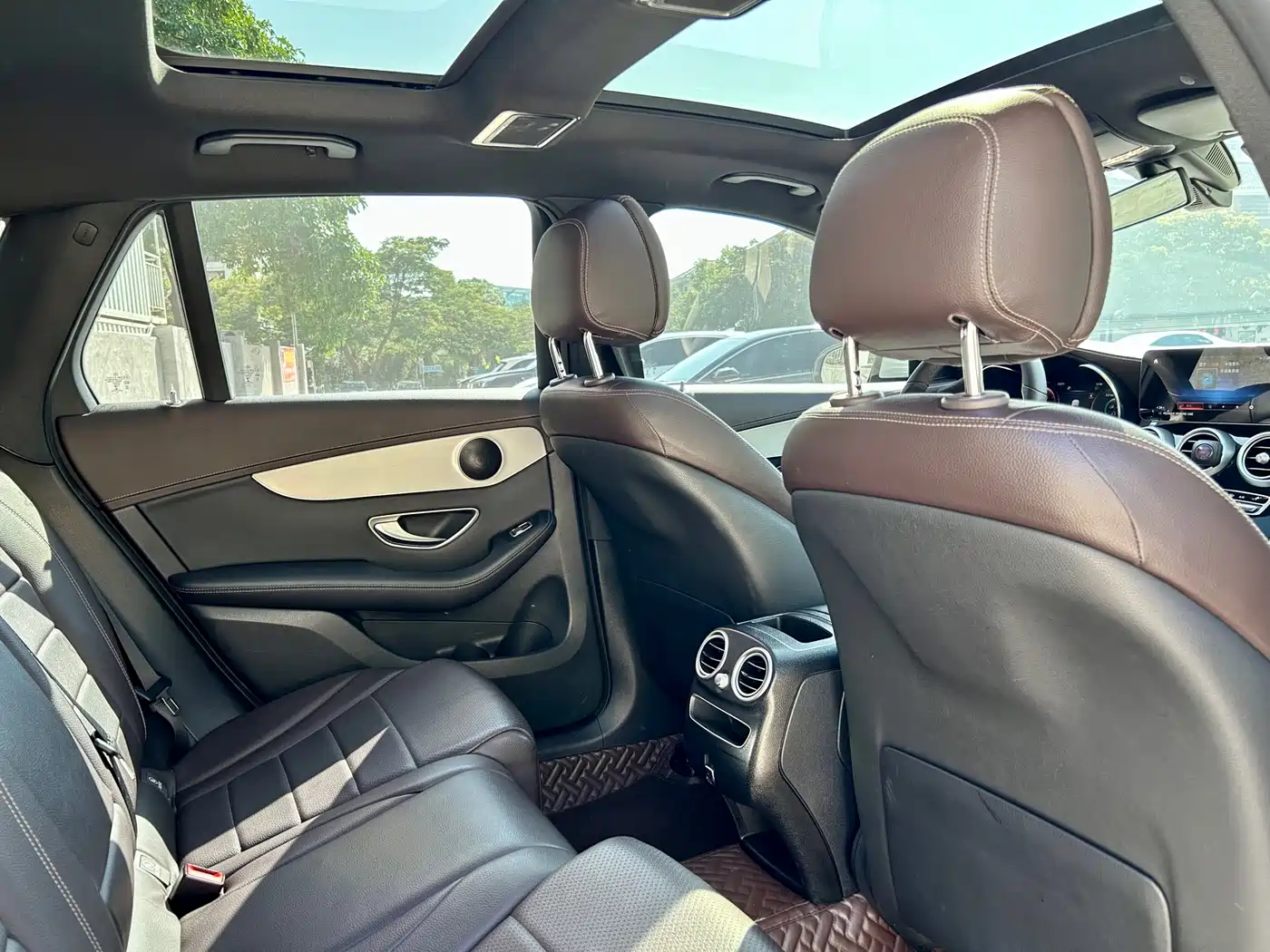 Mercedes-Benz GLC 2022 Facelift III GLC 260 L 4MATIC Dynamic фото 13