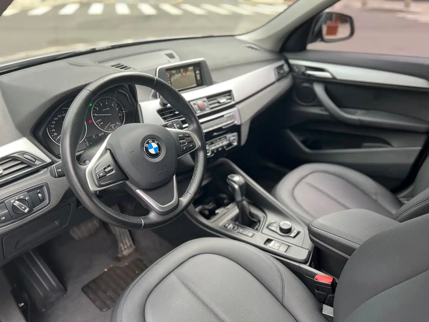 BMW X1 2016 sDrive18Li Premium Model фото 15
