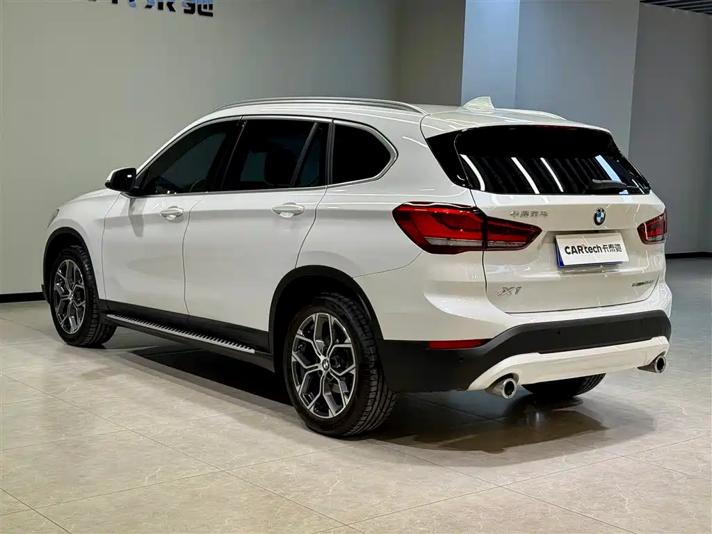 BMW X1 2022 sDrive25Li Leading фото 6