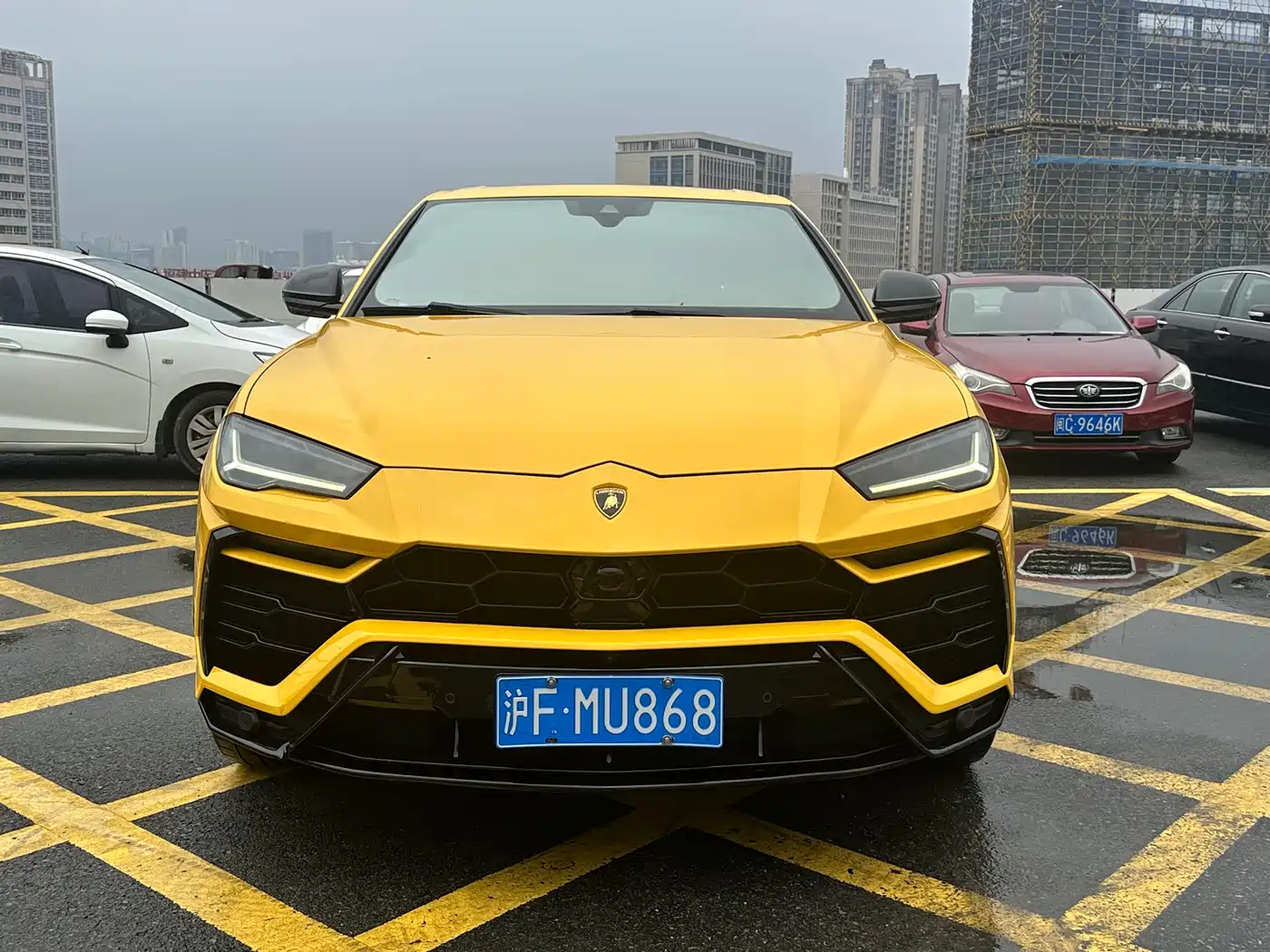 LAMBORGHINI URUS