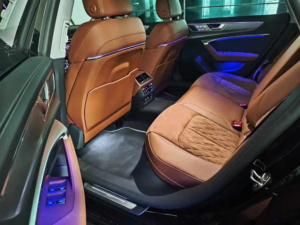 Audi A7L 2025 Model Year 45 TFSI quattro Premium фото 13