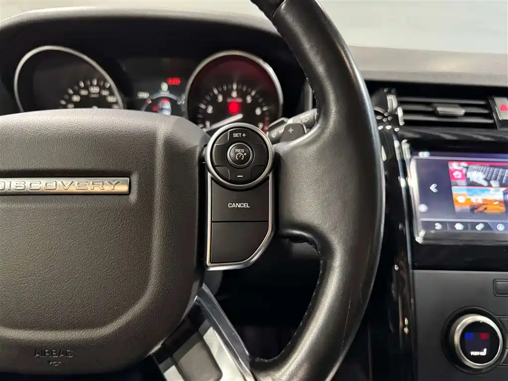 Land Rover Discovery 2018 3.0 SC V6 SE фото 18
