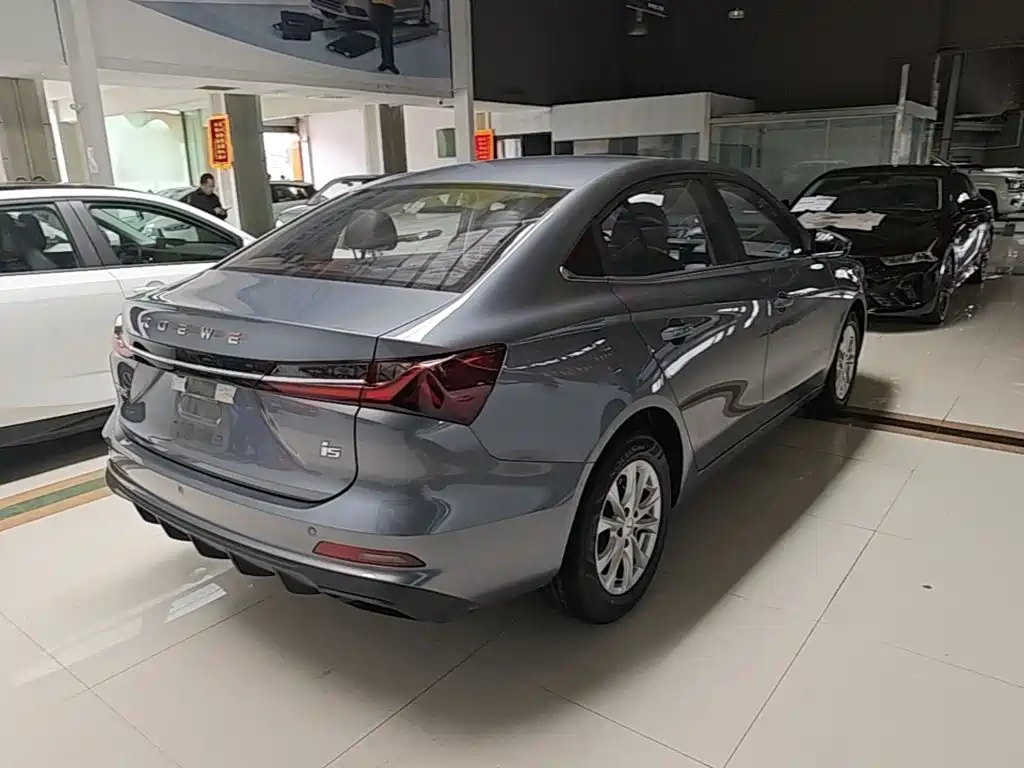 Фото 7 - Roewe i5