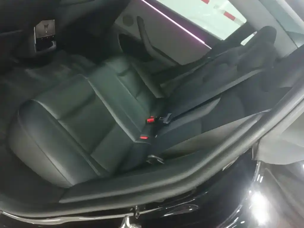 Фото 17 - Tesla Model 3