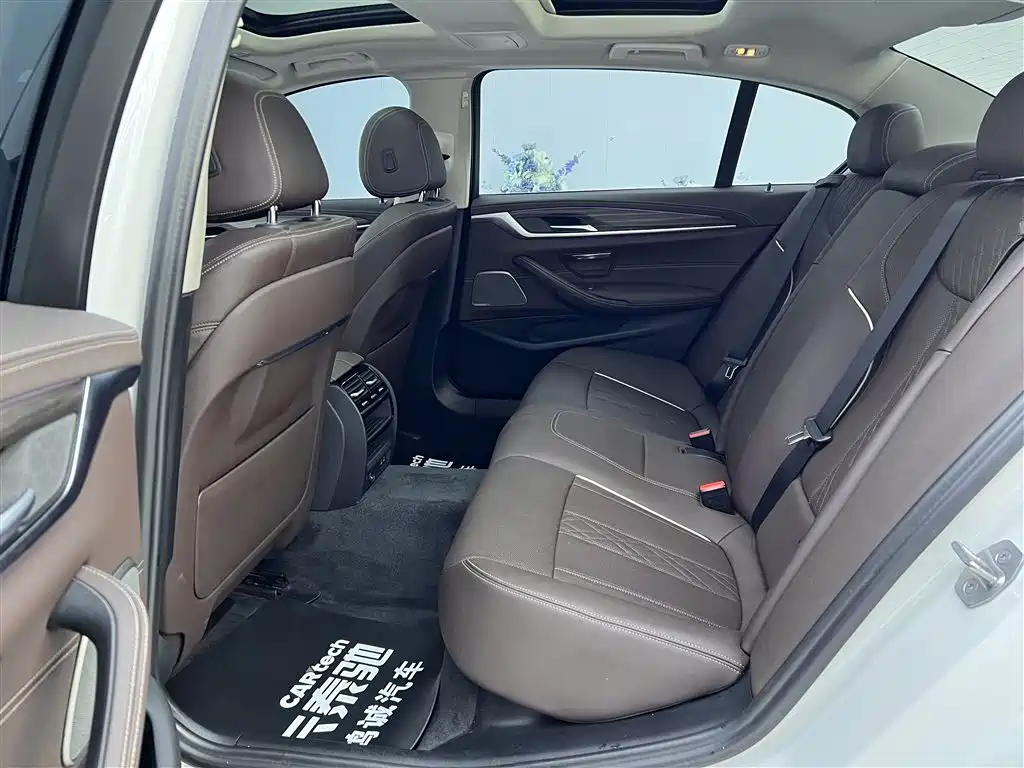 BMW 5 Series 2022 530Li Leading Luxury Package фото 20