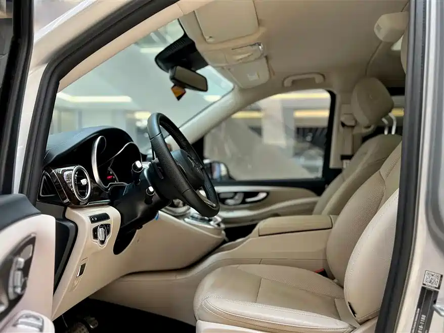 Mercedes-Benz V-Class 2018 V 260 L Premium Long Version China V фото 26