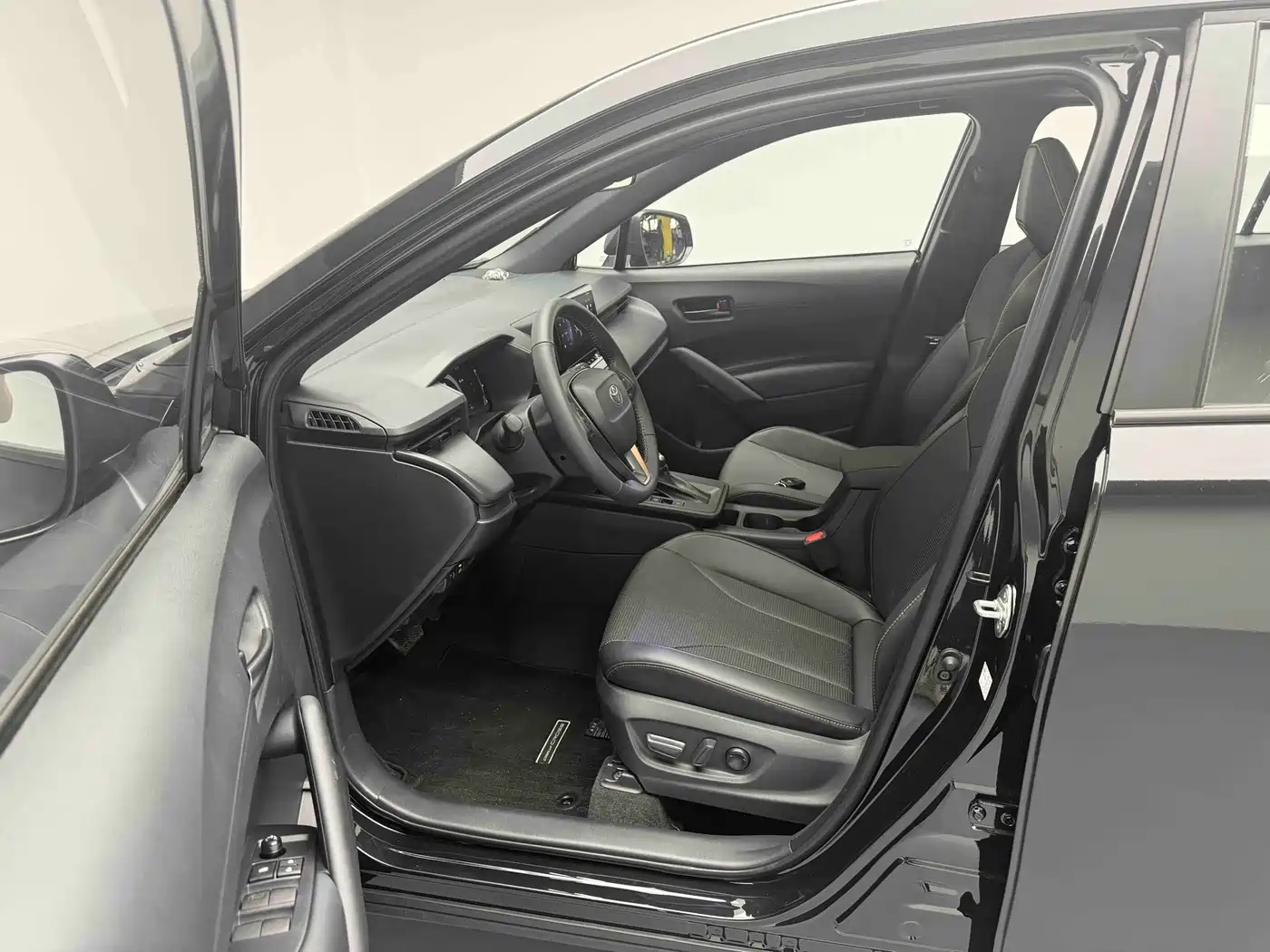 Toyota Corolla Cross 2026 2.0L Elite Edition фото 9