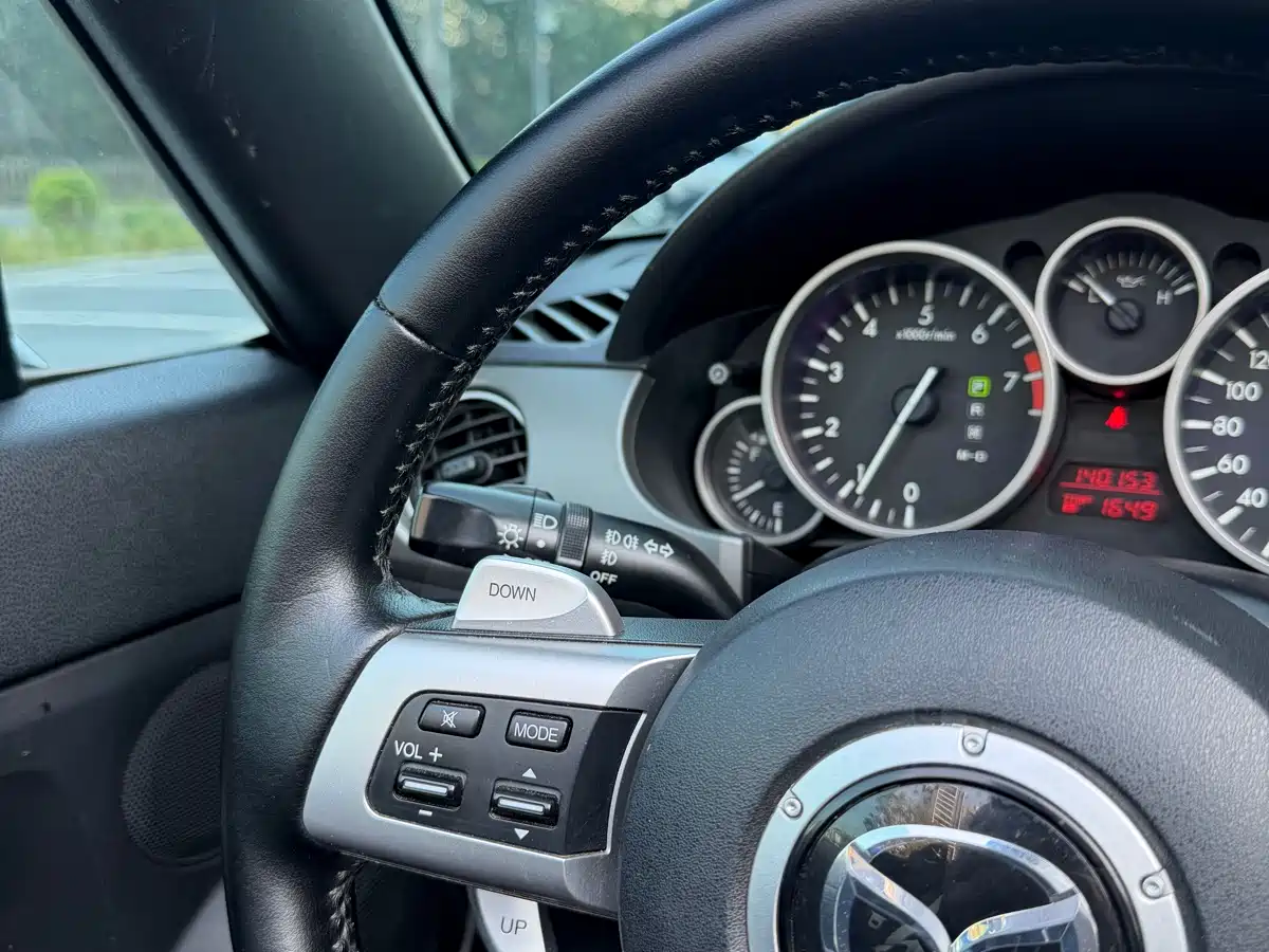 Mazda MX-5 2010 2009 2.0