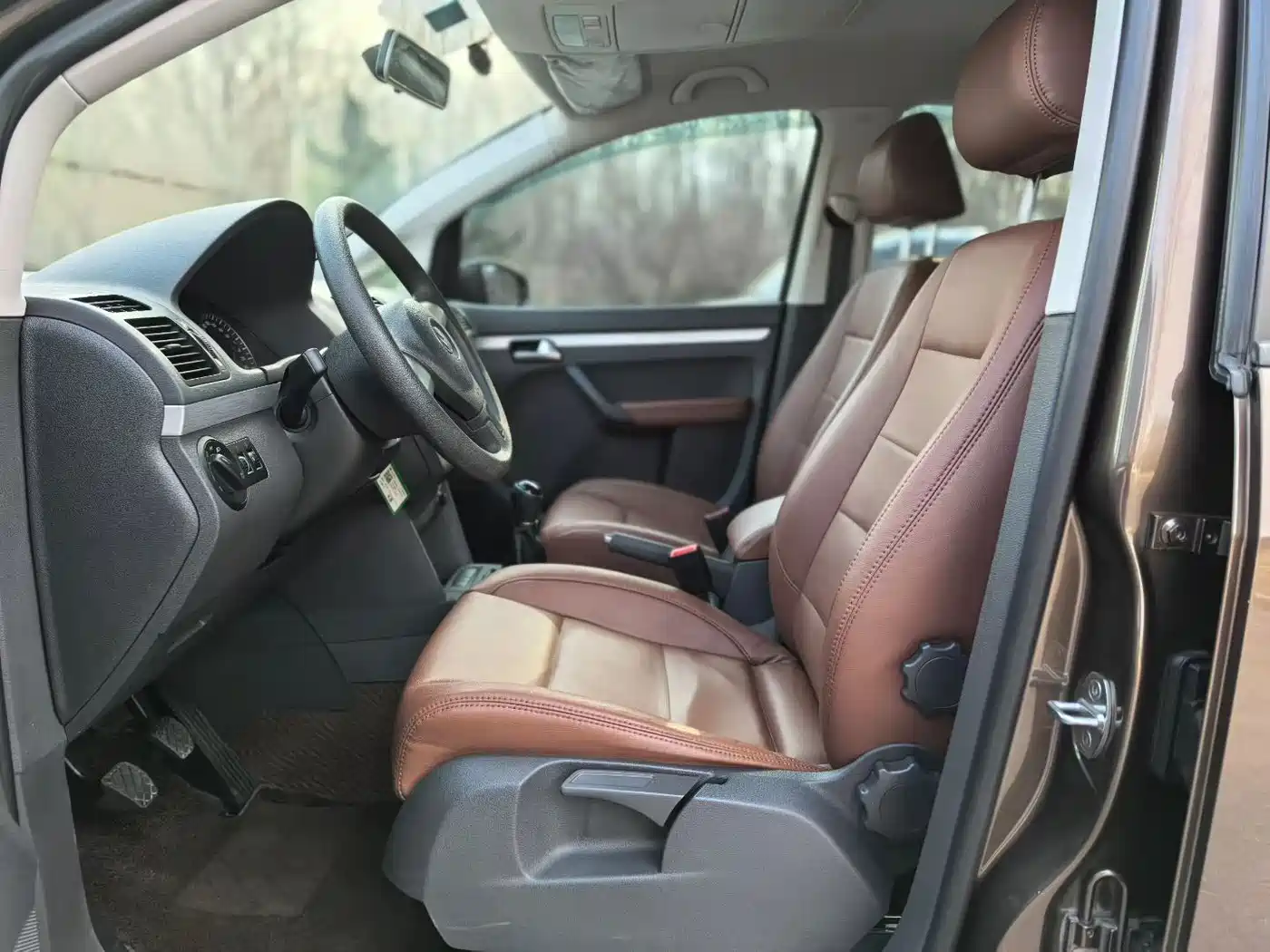 Volkswagen Touran 2013 1.4T Manual Trend 5-seater фото 7