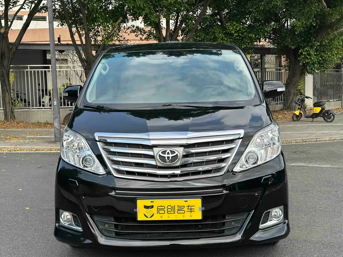 Toyota Alphard 2012 3.5L Luxury Edition фото 2