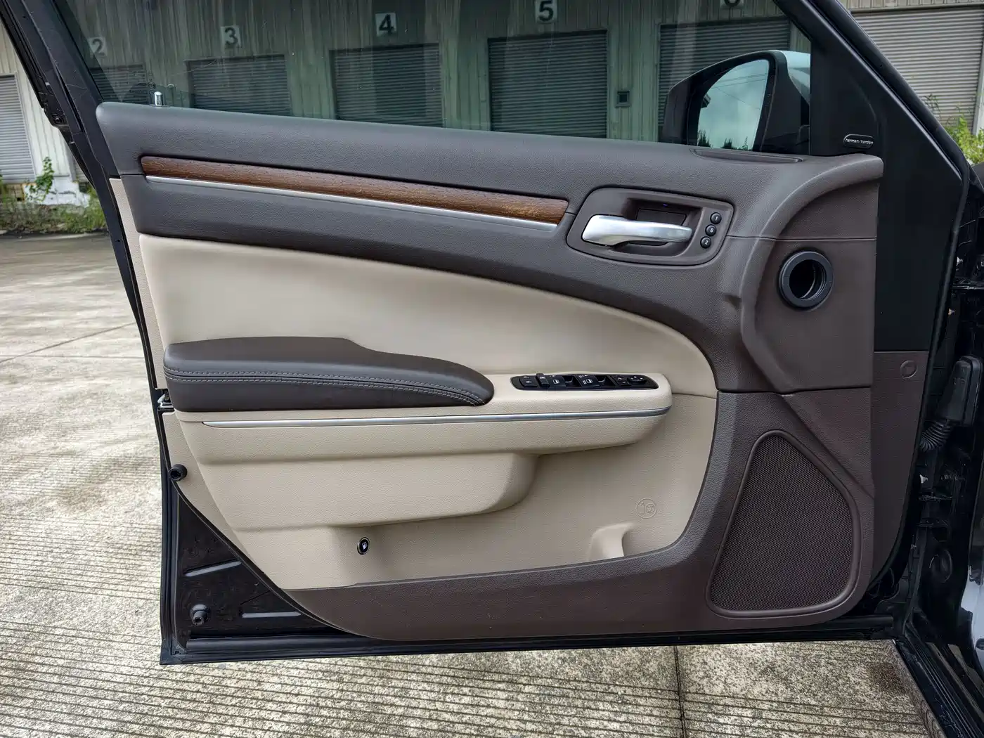 Chrysler 300C (Import) 2016 2014 3.0L Excellence Edition