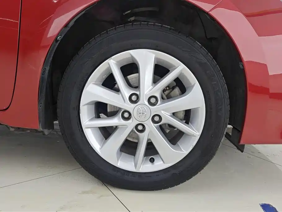Toyota Corolla 2014 1.6L CVT GL-i Leather Edition фото 6