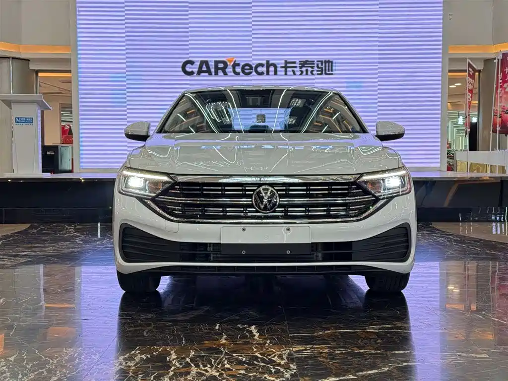 Volkswagen Sagitar 2025 Model Year Facelift 300TSI DSG Soaring Edition фото 3