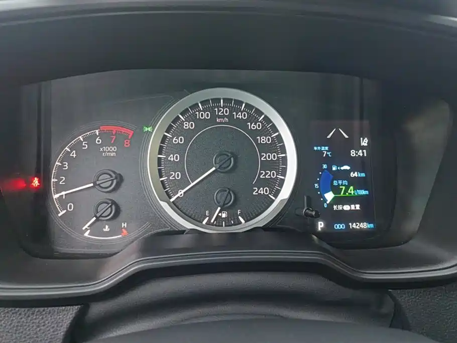 Toyota Levin 2022 185T CVT Luxury Edition фото 14