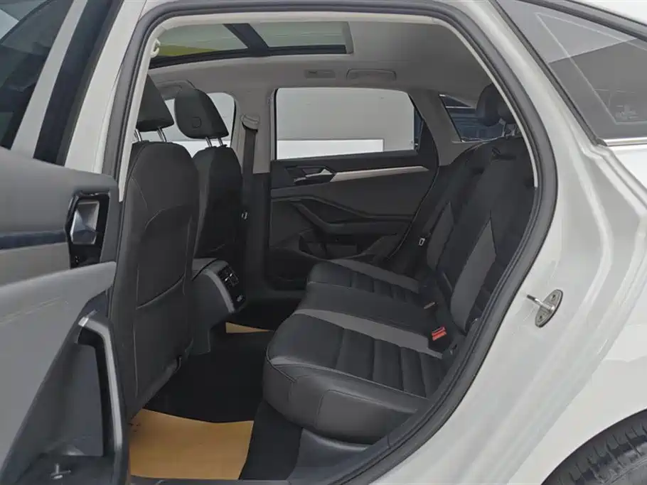 Volkswagen Sagitar 2021 280TSI DSG Surpassing Edition фото 11