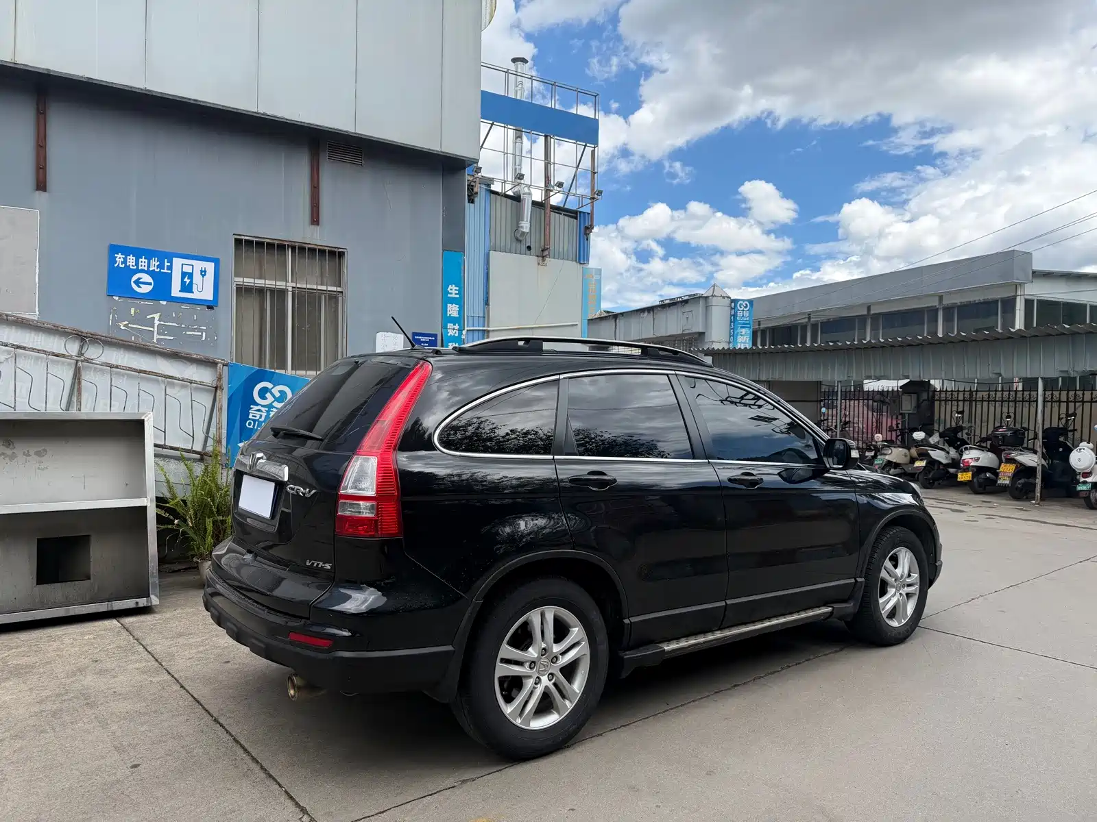 Фото 5 - Honda CR-V