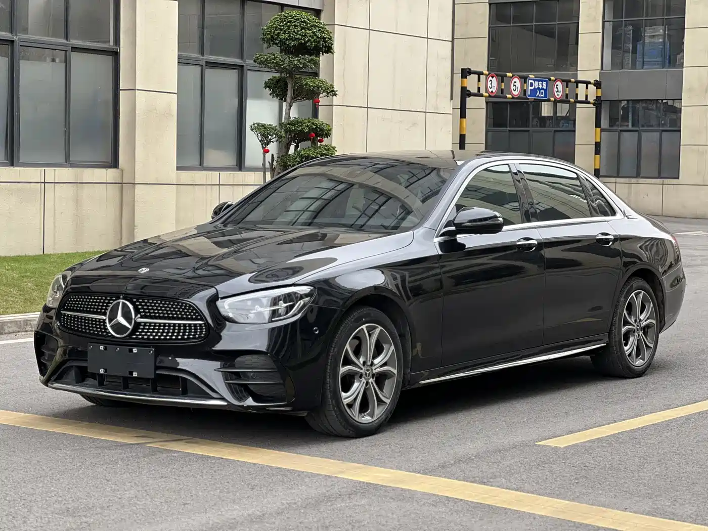 Mercedes-Benz E-Class 2021 E 300 L Fashion