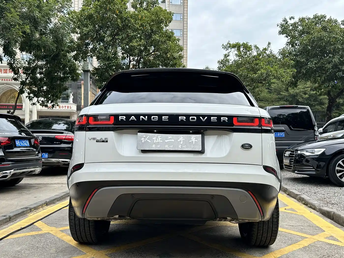 Land Rover Range Rover Velar 2019 380PS R-DYNAMIC SE фото 2