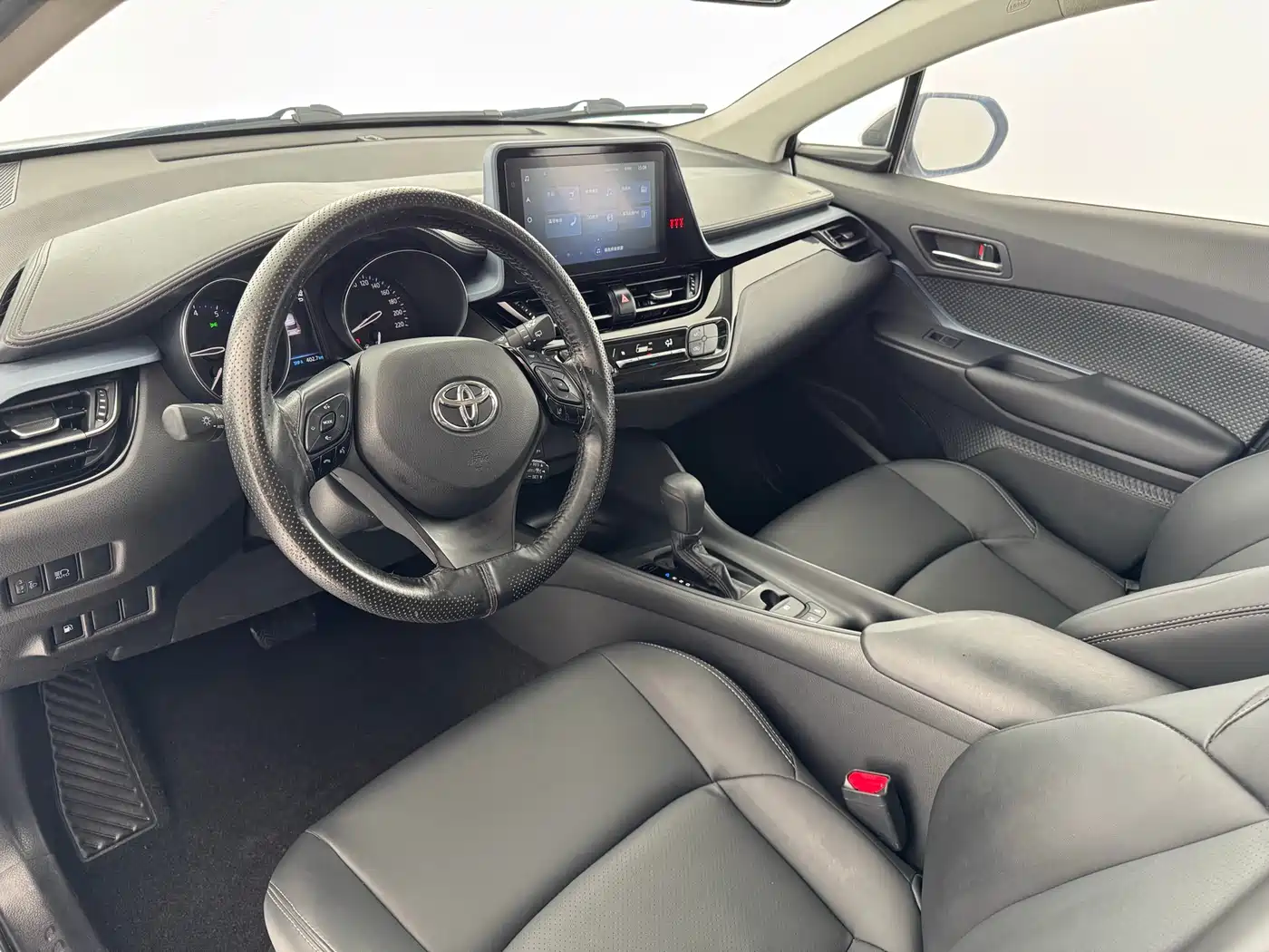 Toyota IZOA 2021 2.0L Yixiang Edition фото 5