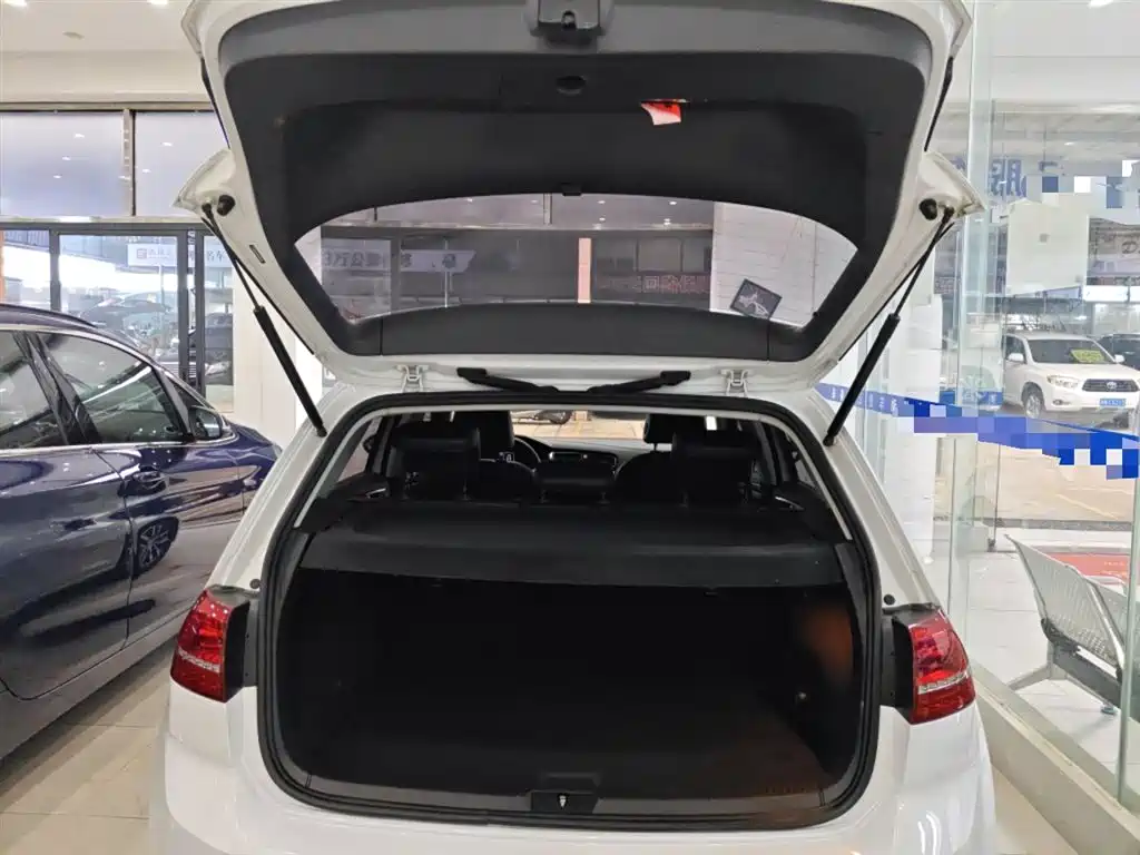 Volkswagen Golf 2016 230TSI Automatic Luxury фото 15