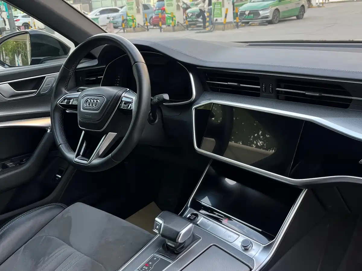 Audi A6L 2023 Facelift 40 TFSI Luxury Dynamic фото 13