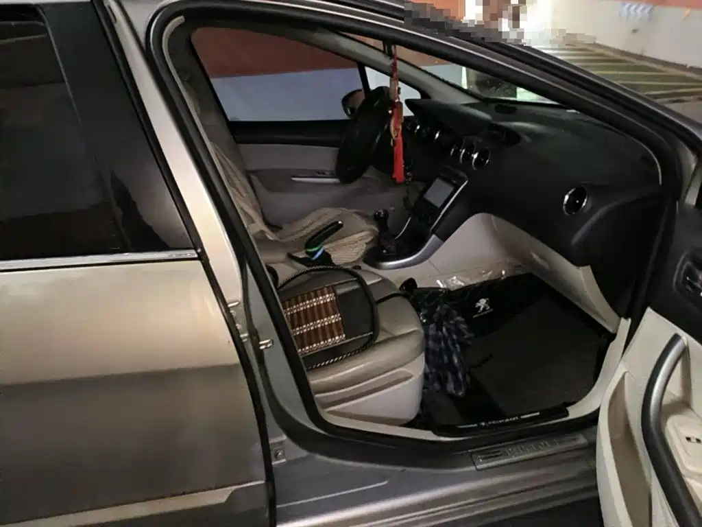 Peugeot 408 2012 2011 2.0L Manual Comfort Edition