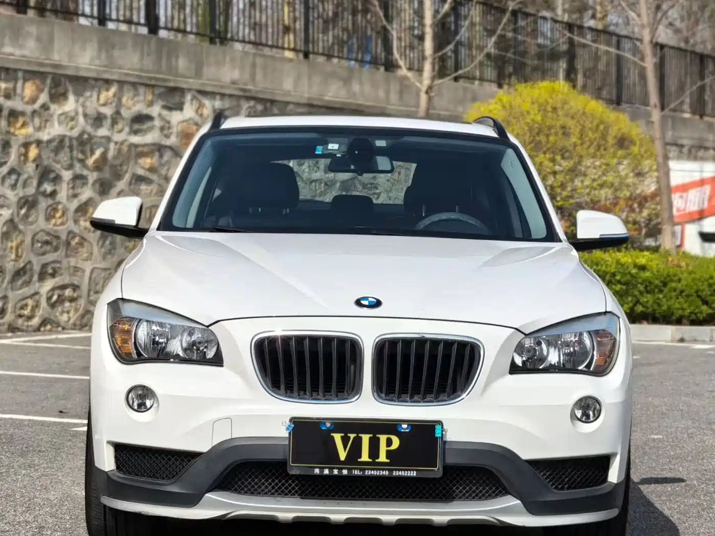 BMW X1 2014 sDrive18i Fashion Edition фото 2