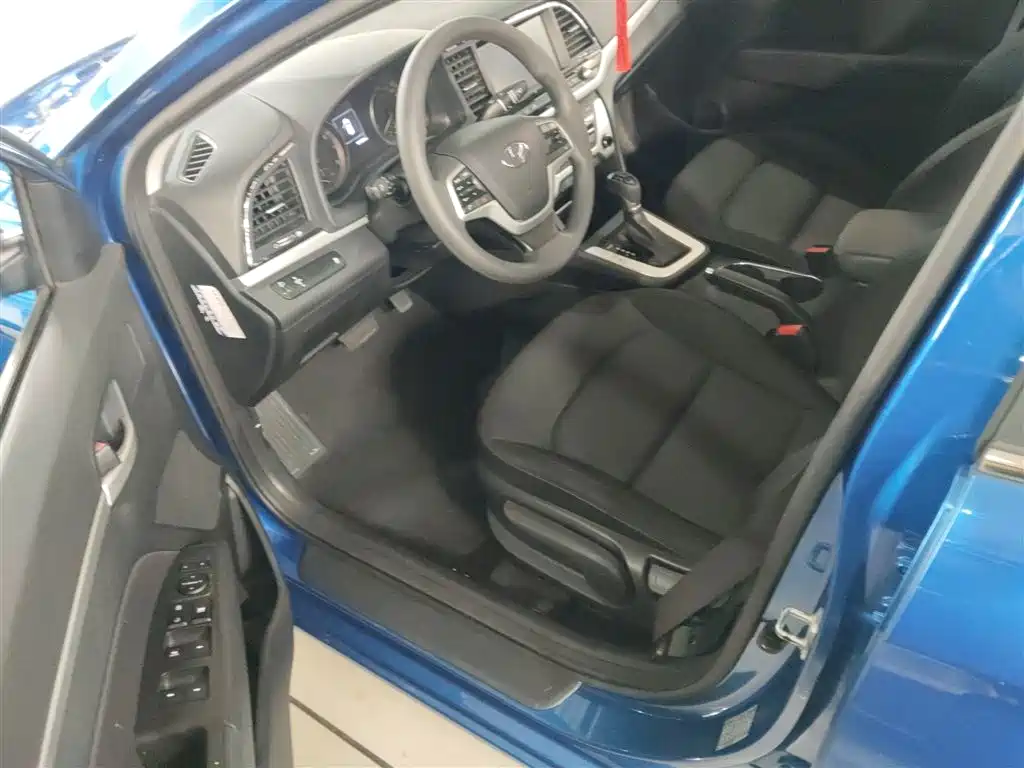 Hyundai Elantra 2016 Model 1.6L Automatic Smart Elite фото 16