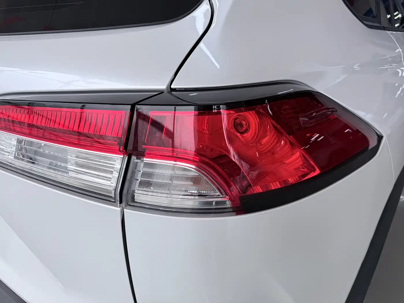 TOYOTA COROLLA SHARP AMPLIFIER