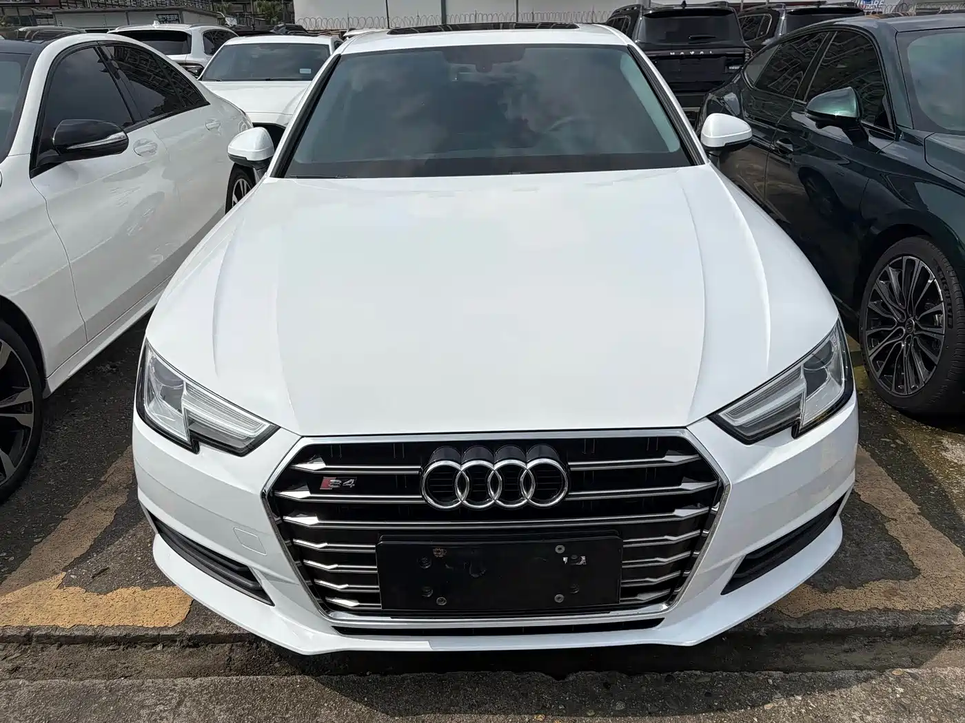 Фото 2 - Audi A4L