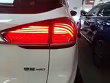 Фото 8 - Geely Atlas