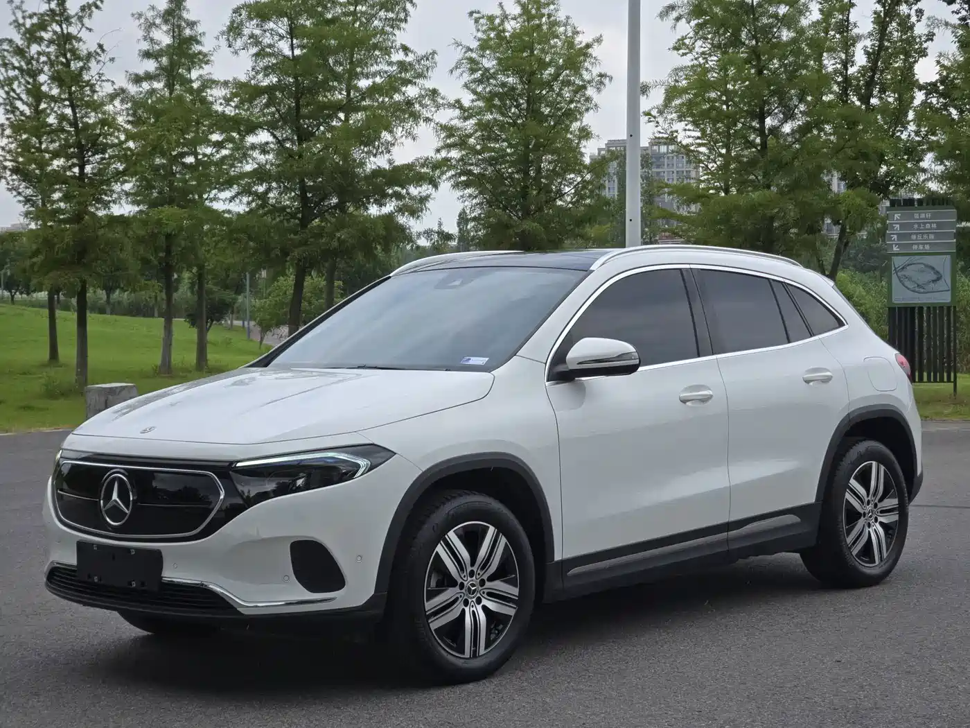 Фото 2 - Mercedes-Benz EQA