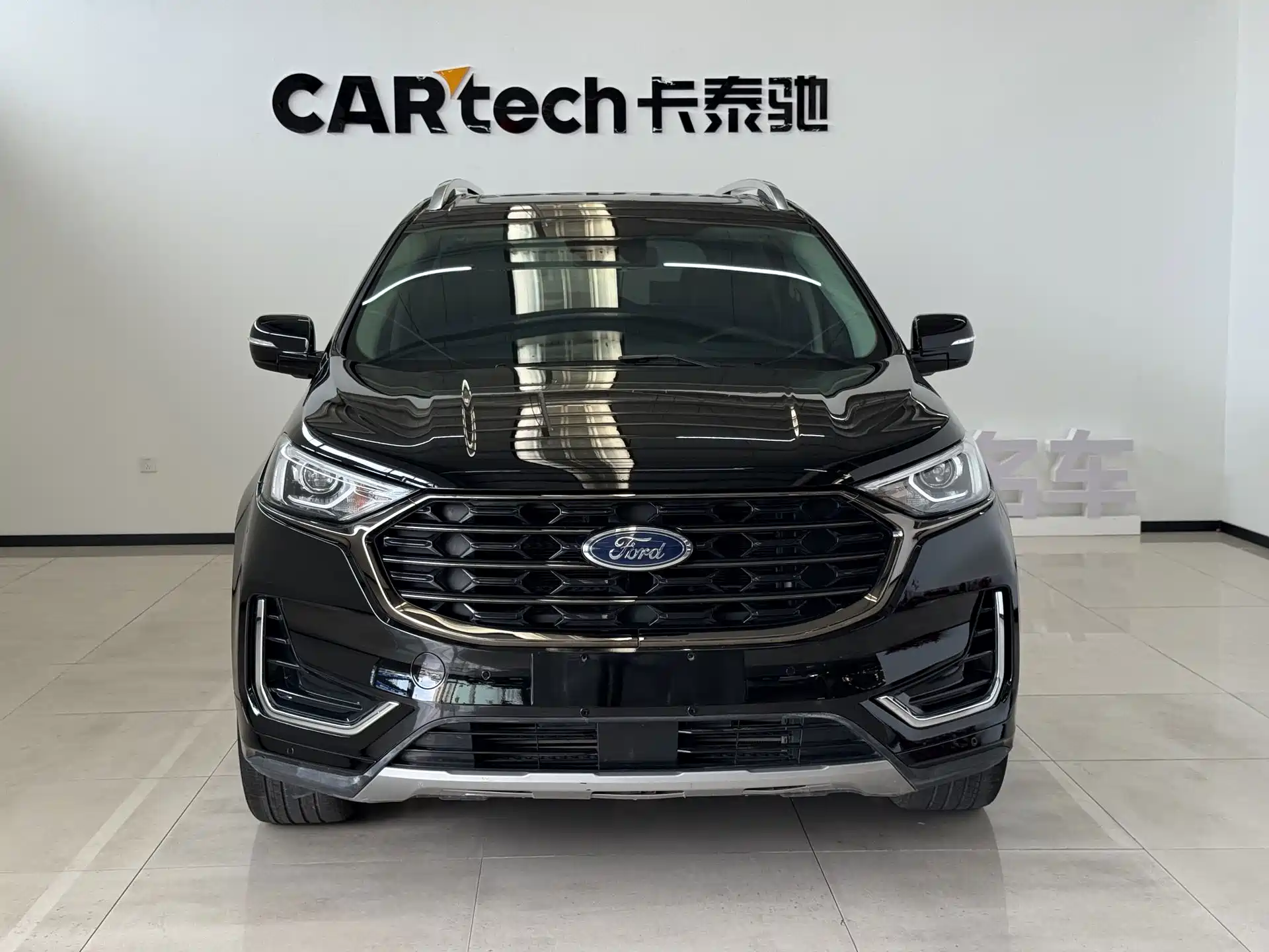 Фото 2 - Ford Edge